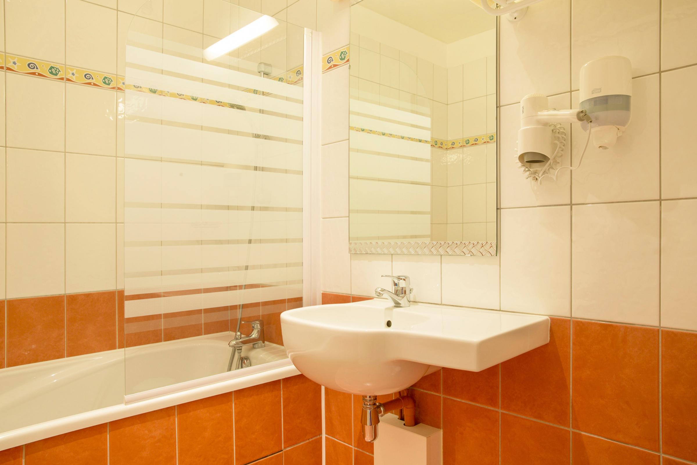 Hotel The Originals City, Loval, 3*
